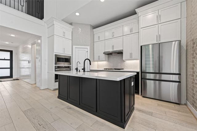 16202 Bluegill Drive, Cypress, TX 77433