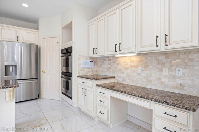7083 Chatham Court, West Bloomfield Charter Township, MI 48322