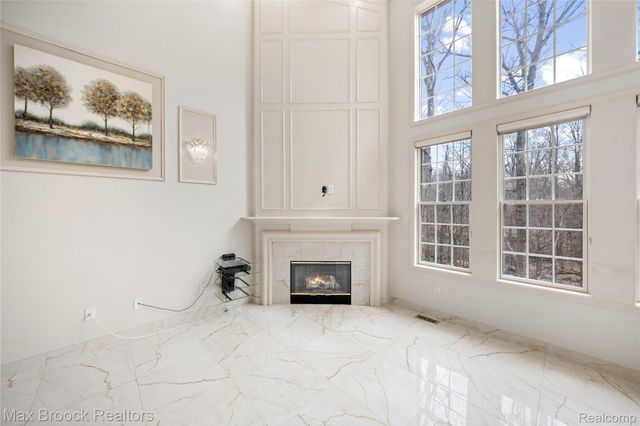 7083 Chatham Court, West Bloomfield Charter Township, MI 48322