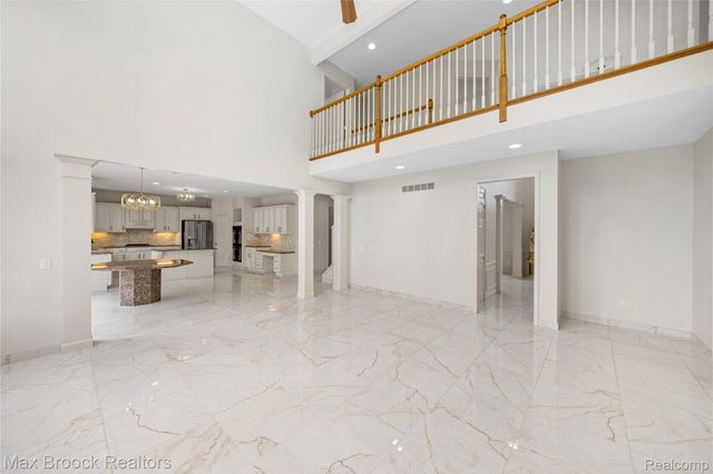 7083 Chatham Court, West Bloomfield Charter Township, MI 48322