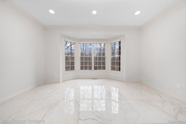 7083 Chatham Court, West Bloomfield Charter Township, MI 48322