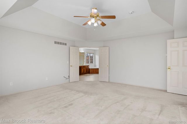 7083 Chatham Court, West Bloomfield Charter Township, MI 48322