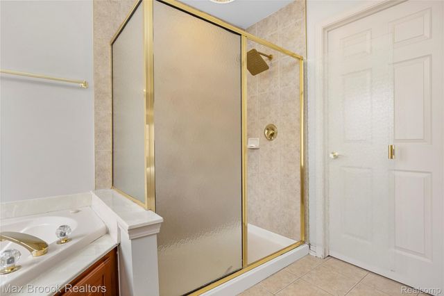7083 Chatham Court, West Bloomfield Charter Township, MI 48322