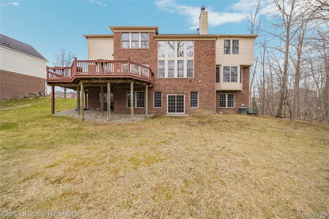 7083 Chatham Court, West Bloomfield Charter Township, MI 48322