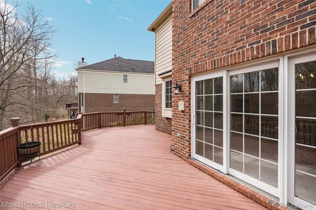 7083 Chatham Court, West Bloomfield Charter Township, MI 48322