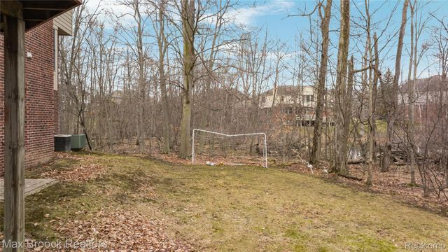 7083 Chatham Court, West Bloomfield Charter Township, MI 48322