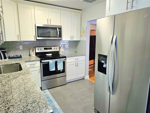 2035 28TH AVENUE N, St Petersburg, FL 33713