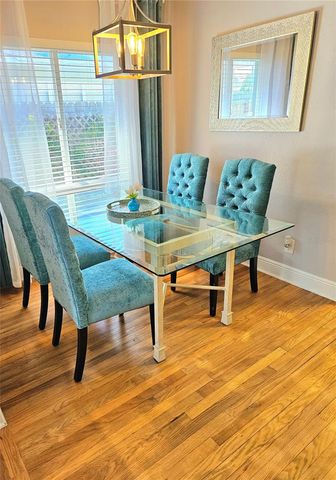 2035 28TH AVENUE N, St Petersburg, FL 33713