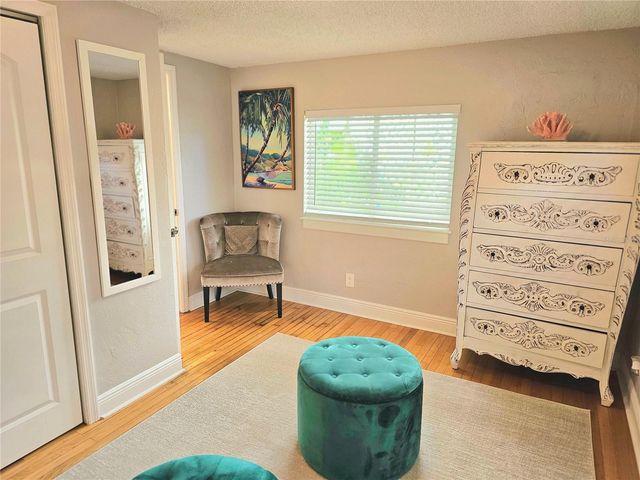 2035 28TH AVENUE N, St Petersburg, FL 33713