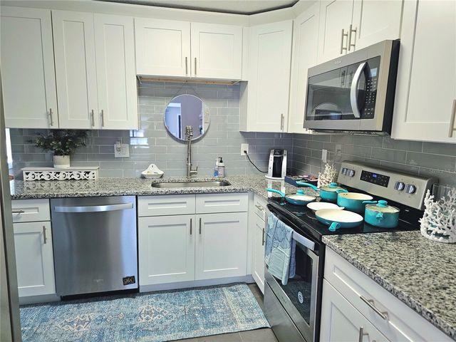 2035 28TH AVENUE N, St Petersburg, FL 33713