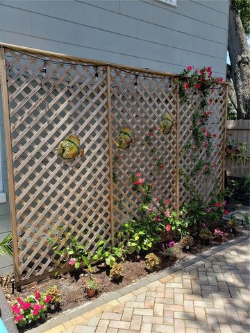 2035 28TH AVENUE N, St Petersburg, FL 33713