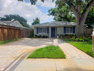 2035 28TH AVENUE N, St Petersburg, FL 33713
