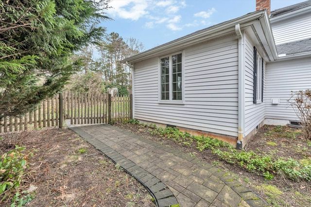 20 Howland Lane, Sandwich, MA 02537