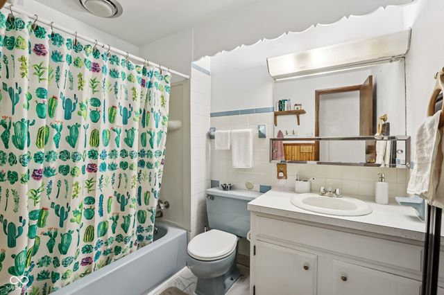 1500 W McKenzie Road, Greenfield, IN 46140