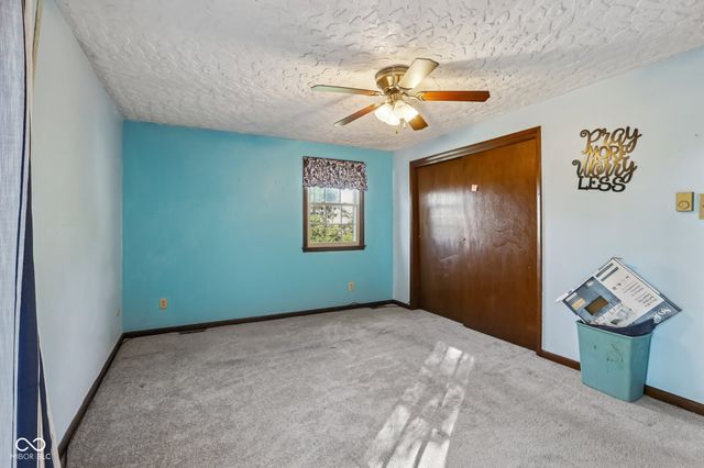 1500 W McKenzie Road, Greenfield, IN 46140