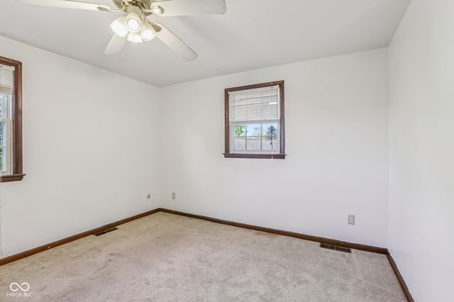 1500 W McKenzie Road, Greenfield, IN 46140