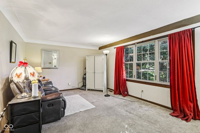 1500 W McKenzie Road, Greenfield, IN 46140