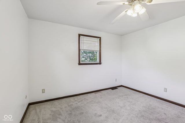 1500 W McKenzie Road, Greenfield, IN 46140