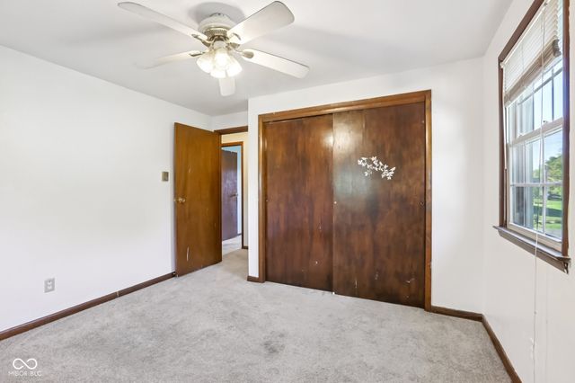 1500 W McKenzie Road, Greenfield, IN 46140