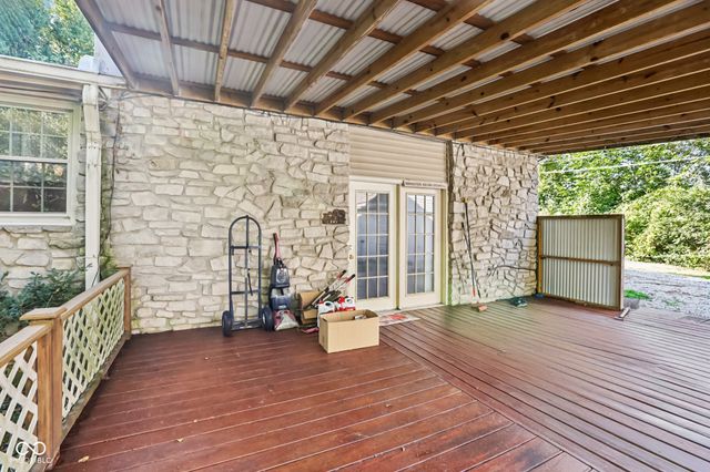 1500 W McKenzie Road, Greenfield, IN 46140