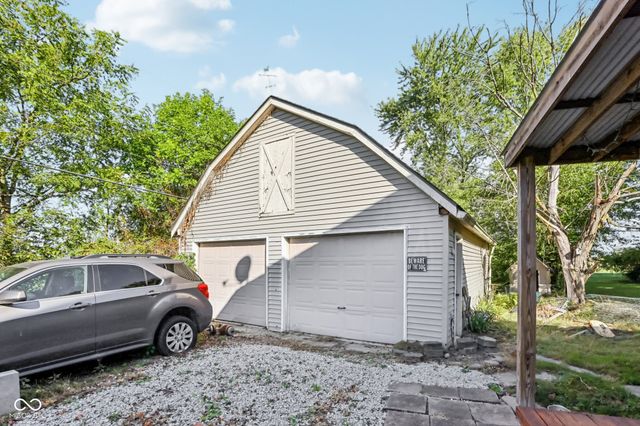 1500 W McKenzie Road, Greenfield, IN 46140