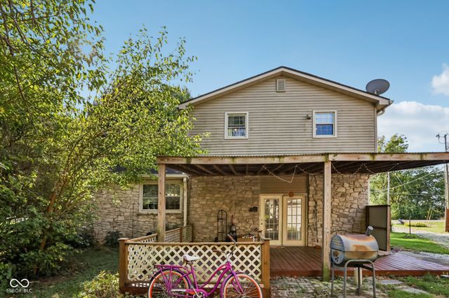 1500 W McKenzie Road, Greenfield, IN 46140