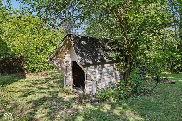 1500 W McKenzie Road, Greenfield, IN 46140