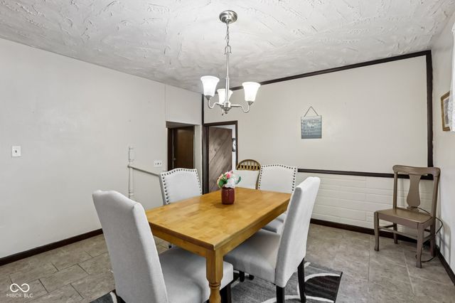 1500 W McKenzie Road, Greenfield, IN 46140