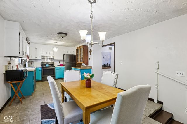 1500 W McKenzie Road, Greenfield, IN 46140