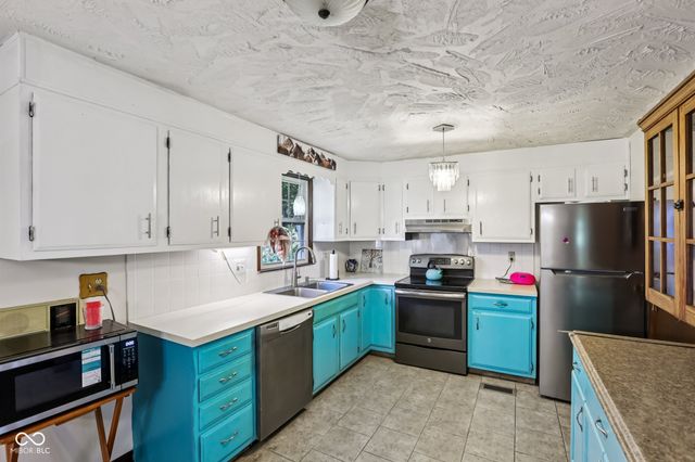 1500 W McKenzie Road, Greenfield, IN 46140