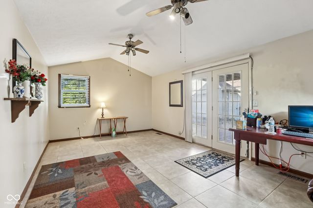 1500 W McKenzie Road, Greenfield, IN 46140