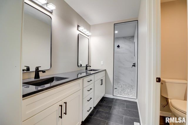 1024 11TH Avenue, Fulton, IL 52732