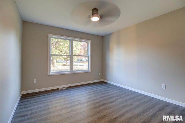 1024 11TH Avenue, Fulton, IL 52732