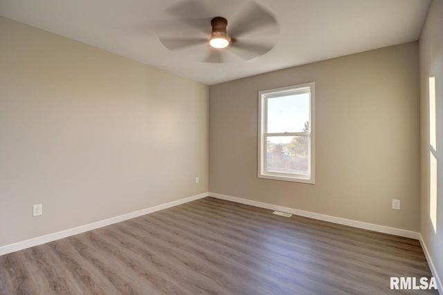 1024 11TH Avenue, Fulton, IL 52732