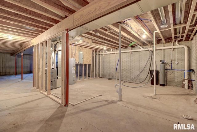 1024 11TH Avenue, Fulton, IL 52732