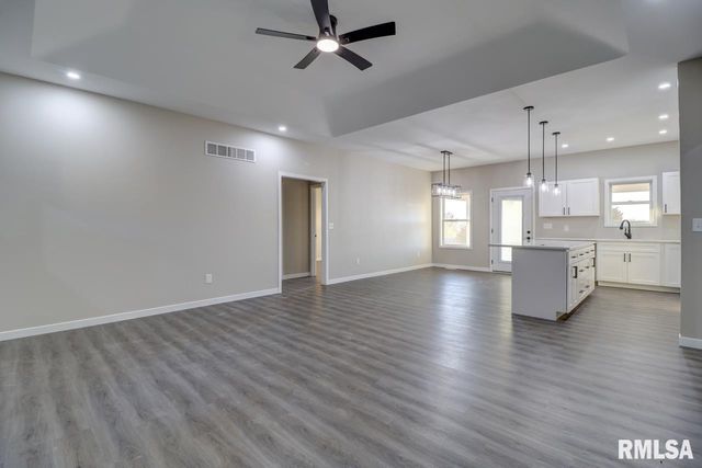 1024 11TH Avenue, Fulton, IL 52732