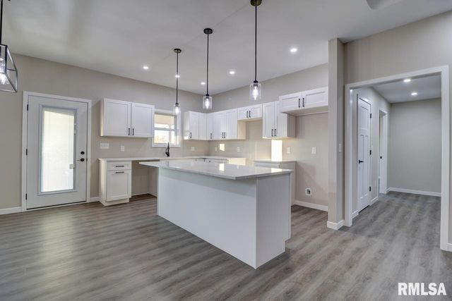 1024 11TH Avenue, Fulton, IL 52732