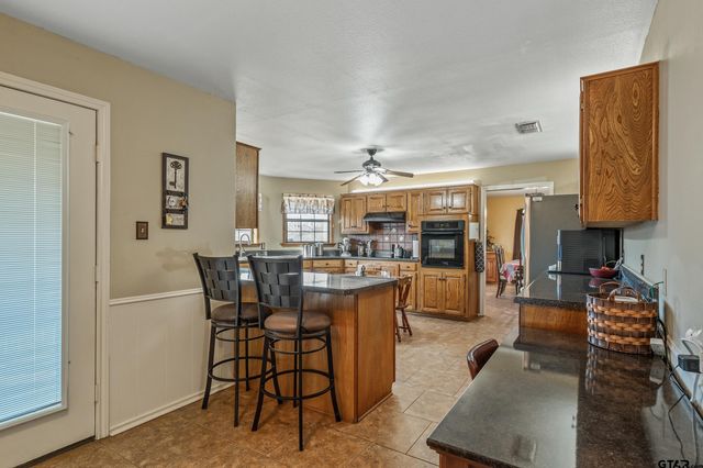 23096 McFadden Lane, Chandler, TX 75758