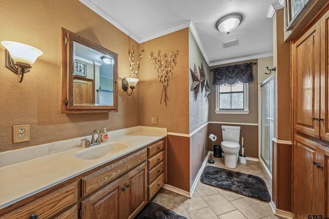 23096 McFadden Lane, Chandler, TX 75758