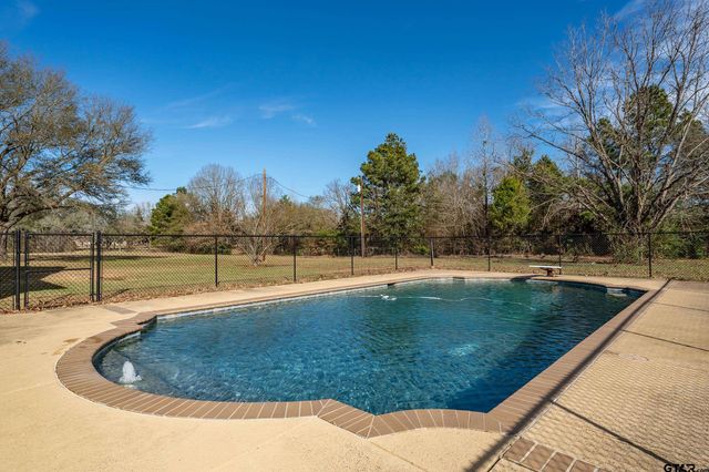 23096 McFadden Lane, Chandler, TX 75758