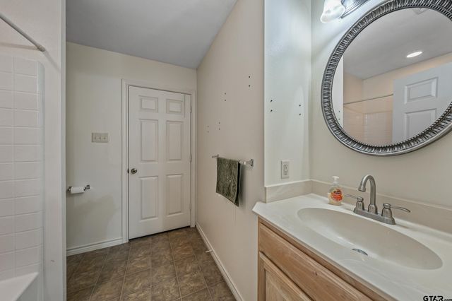 23096 McFadden Lane, Chandler, TX 75758