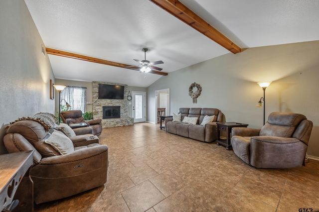 23096 McFadden Lane, Chandler, TX 75758