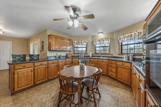 23096 McFadden Lane, Chandler, TX 75758