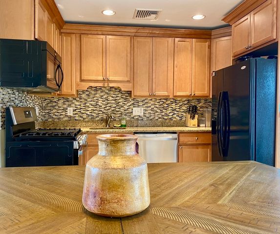 30 Maple Ave 2, North Andover, MA 01845