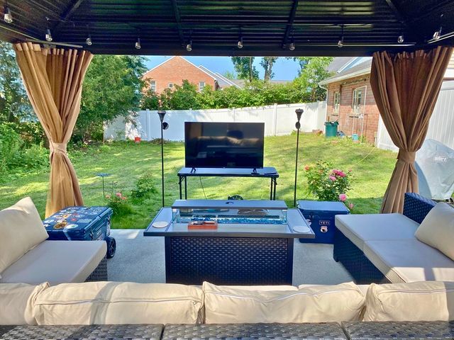 30 Maple Ave 2, North Andover, MA 01845