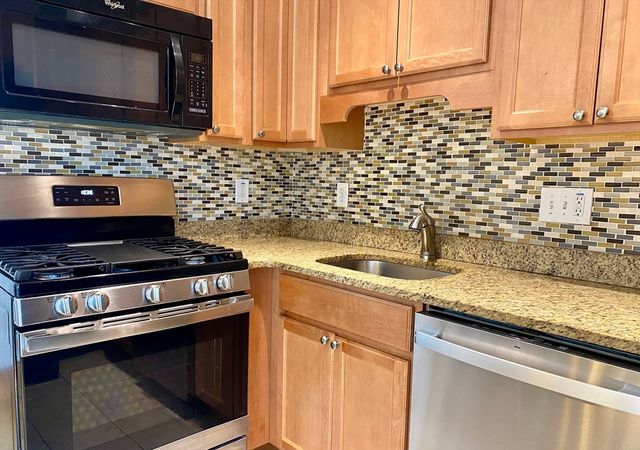30 Maple Ave 2, North Andover, MA 01845