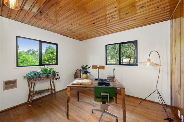 303 Live Oak St, Auburn, CA 95603