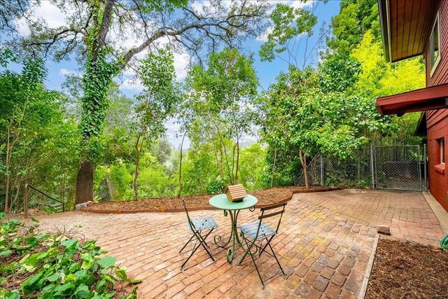 303 Live Oak St, Auburn, CA 95603
