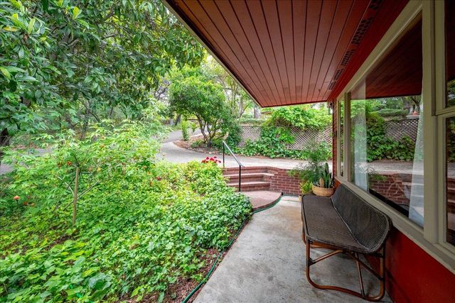 303 Live Oak St, Auburn, CA 95603