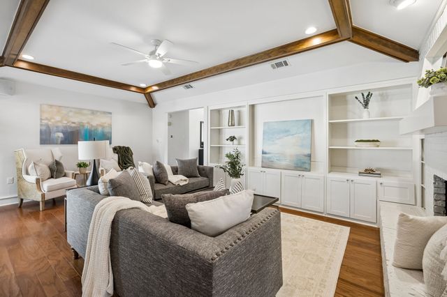 10 Valley Wood Court, Trophy Club, TX 76262